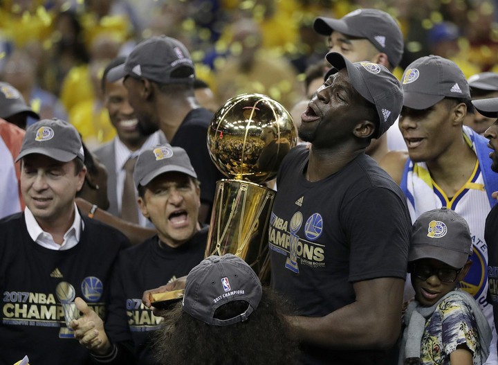 Golden State sú späť na tróne NBA! LeBronov Cleveland bez šance